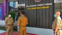 Ditengah Pandemi Covid-19, Kecamatan Cisauk Lakukan Inovasi Drive Thru_suluhnews (3)