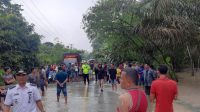 Tinjau Langsung Lokasi Banjir, Kapolres Tulang Bawang Berikan Imbauan Agar Warga Lewat Jalan Alternatif