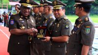 Wali Kota Tangerang Terima Penghargaan Kemendagri