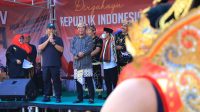 Lepas Gerak Jalan, Walikota Tangerang Ingatkan Warga Ciledug agar Semakin Peduli Lingkungan