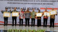 Gerakan Pembagian 10 Juta Bendera Merah Putih, Pemkot Tangerang Raih Penghargaan Dari Kemendagri