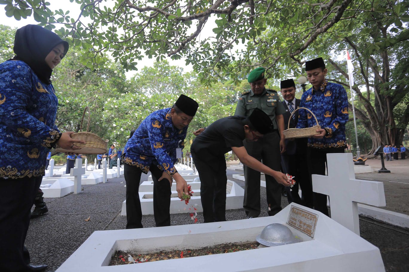 Sekda Kota Tangerang Pimpin Apel Peringati HUT Ke-52 Korpri.