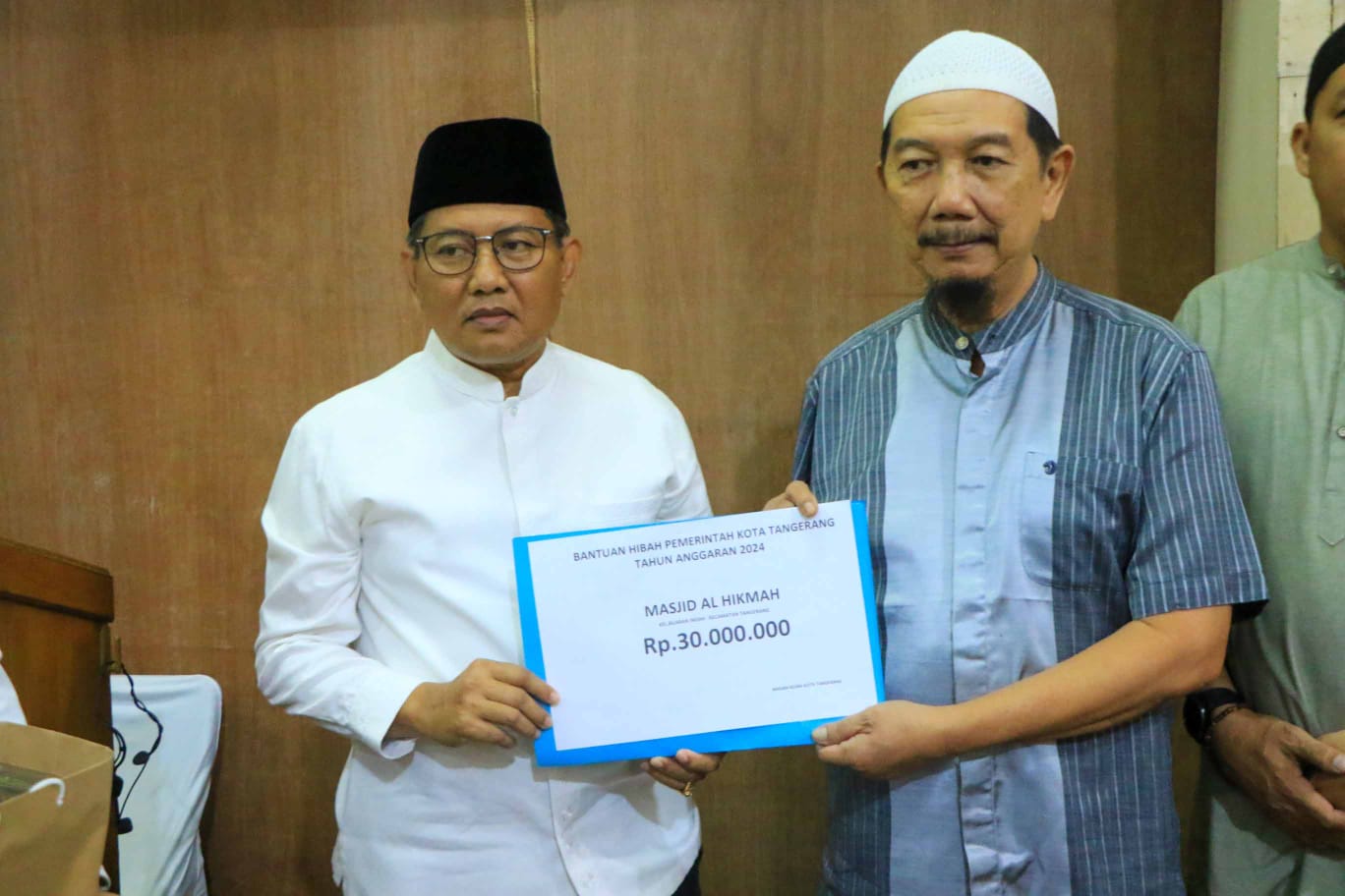 Sekda Kota Tangerang Safari Ramadhan Beri Bantuan Hibah 30 Juta di Masjid Jami Al-Hikmah Sekda Kota Tangerang Safari Ramadhan Beri Bantuan Hibah 30 Juta di Masjid Jami Al-Hikmah.