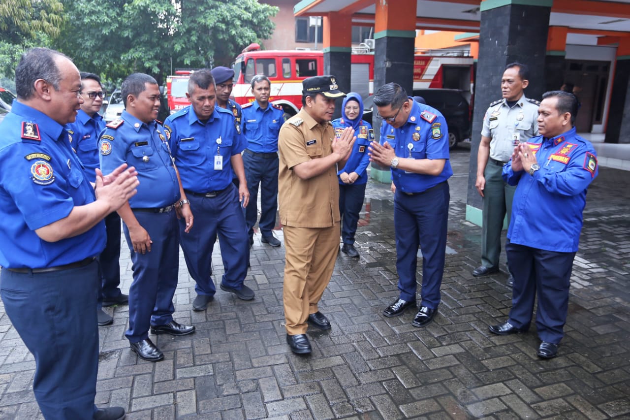 Pj Wali Kota Tangerang Pimpin Apel Dimako BPBD. Pj Wali Kota Tangerang Pimpin Apel Dimako BPBD.
