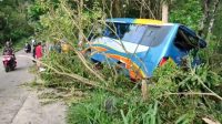 Akibat Bus Kecelakan Tunggal di Pekalongan Sekda Kabupaten Tangerang Minta Diperketat Izin Operasional.