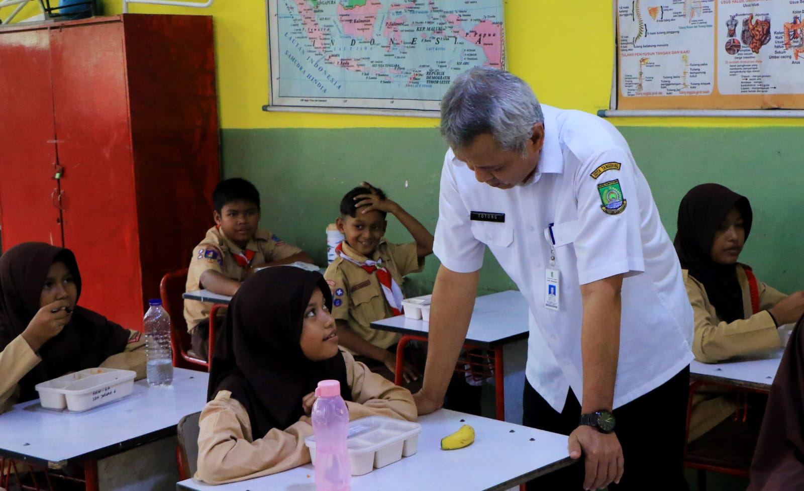 Sekdis Pendidikan Kota Tangerang Kembali Pantau Pelaksanaan MBG di SDN Jatake VI. Sekdis Pendidikan Kota Tangerang Kembali Pantau Pelaksanaan MBG di SDN Jatake VI.
