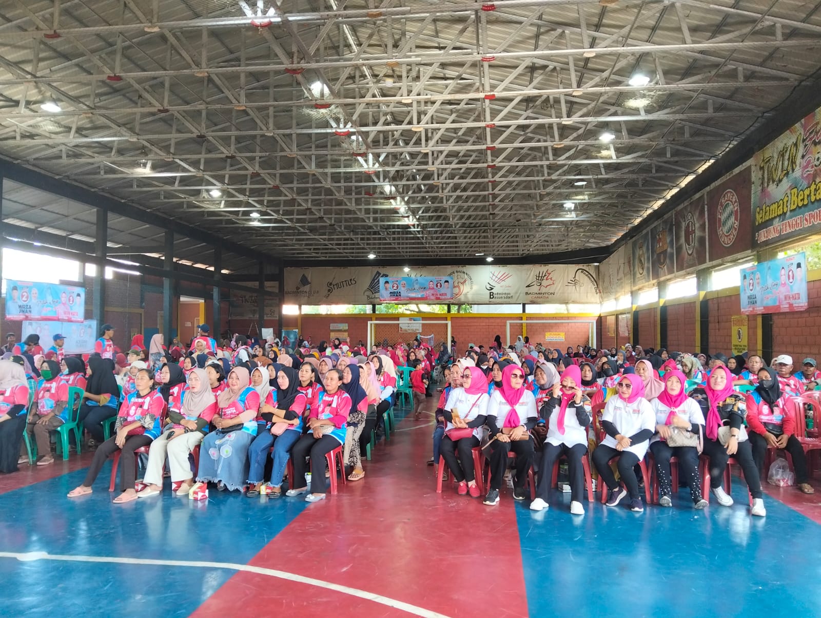 Merinding! Mendengarkan Gemuruh Teriakan Emak-emak Menyerukan Dukung Win-Nata.