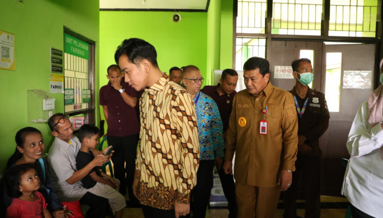 Bupati Tangerang Dampingi Wapres Gibran Kunjungi Puskesmas Kelapa Dua