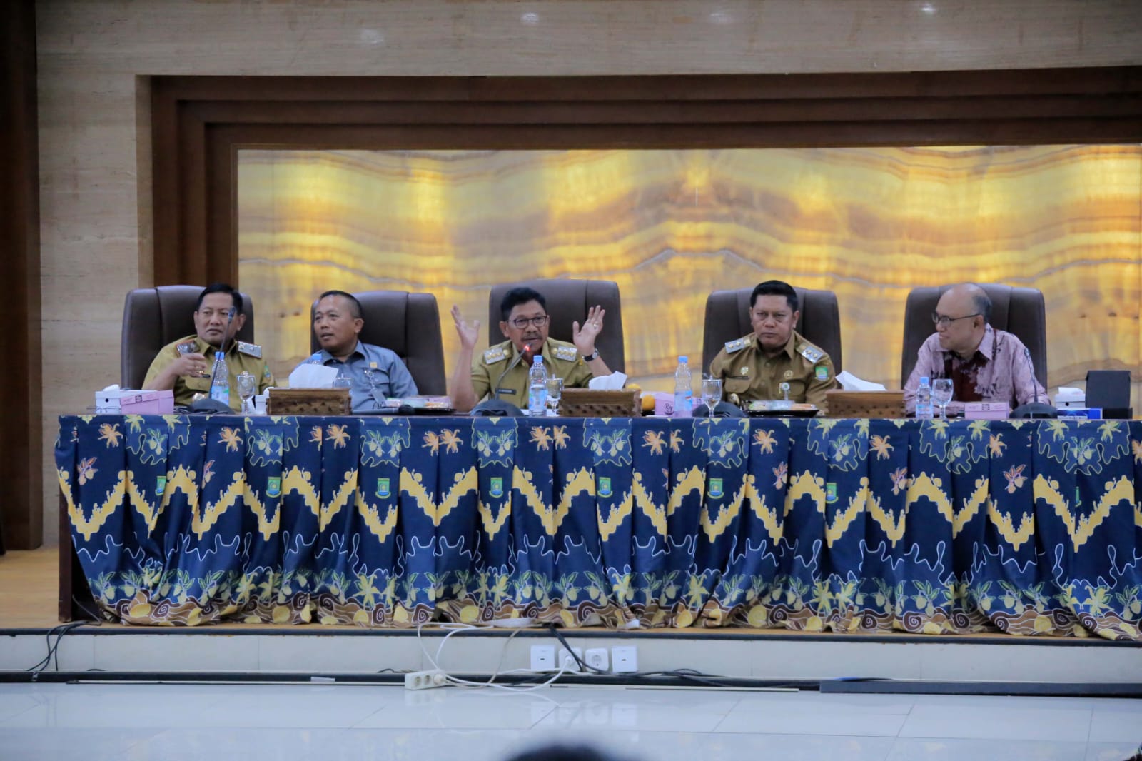 Pimpin Rakor dan Evaluasi Bulanan, Wali Kota Tangerang Bahas Berbagai Program Penting.