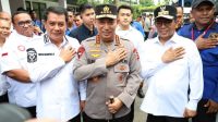 Bupati Tangerang Dampingi Kapolri Jenderal Listyo Sigit Prabowo Bakti Sosial dan Donor Darah di PT Adis Dimension Footwear.