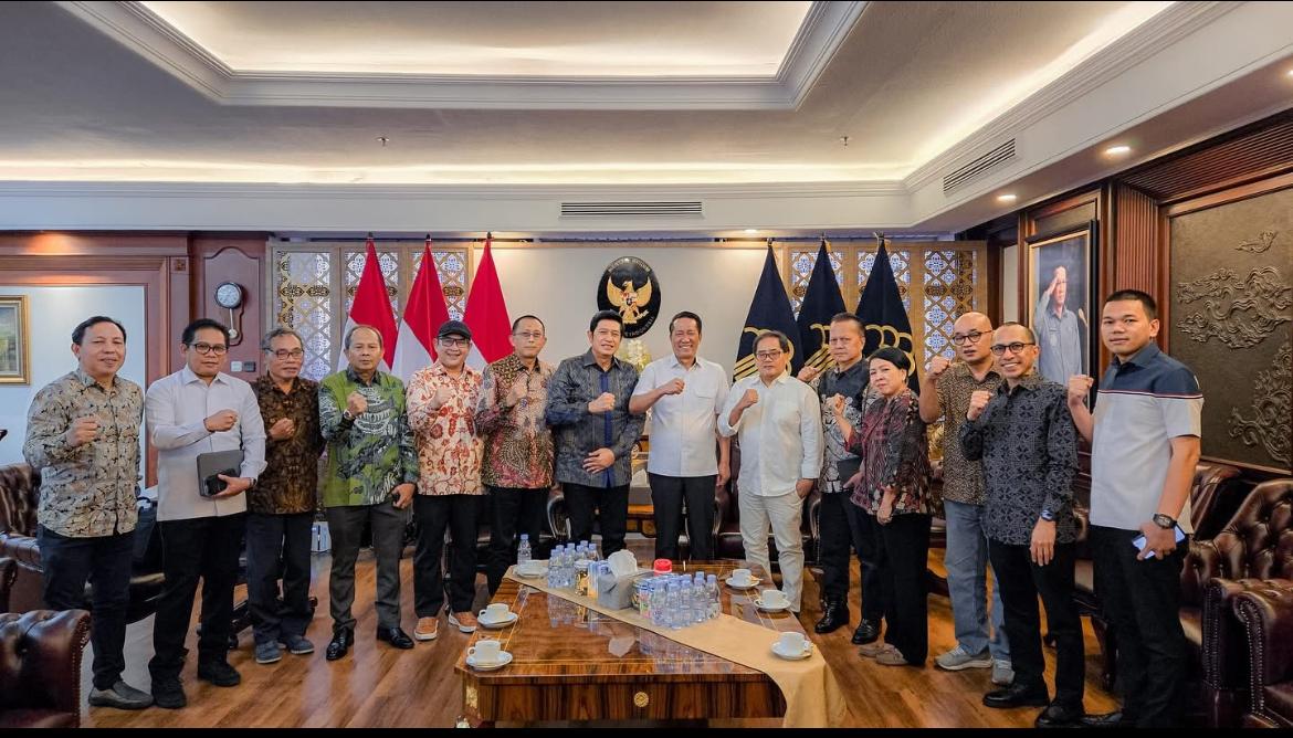 Panitia Kongres Temui Menkum dan Kapuspen TNI : Pemerintah Dukung Kongres Persatuan PWI.