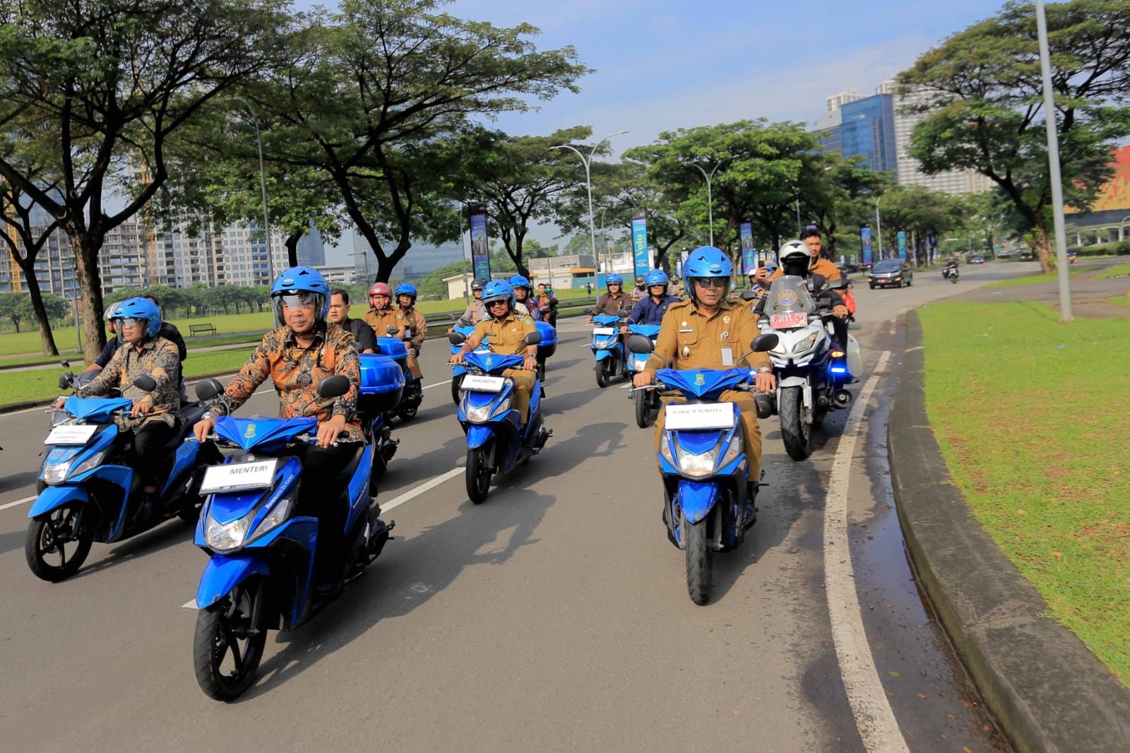 Wali Kota Tangerang Dampingi Menteri BKKBN Ke Kecamatan Pinang.