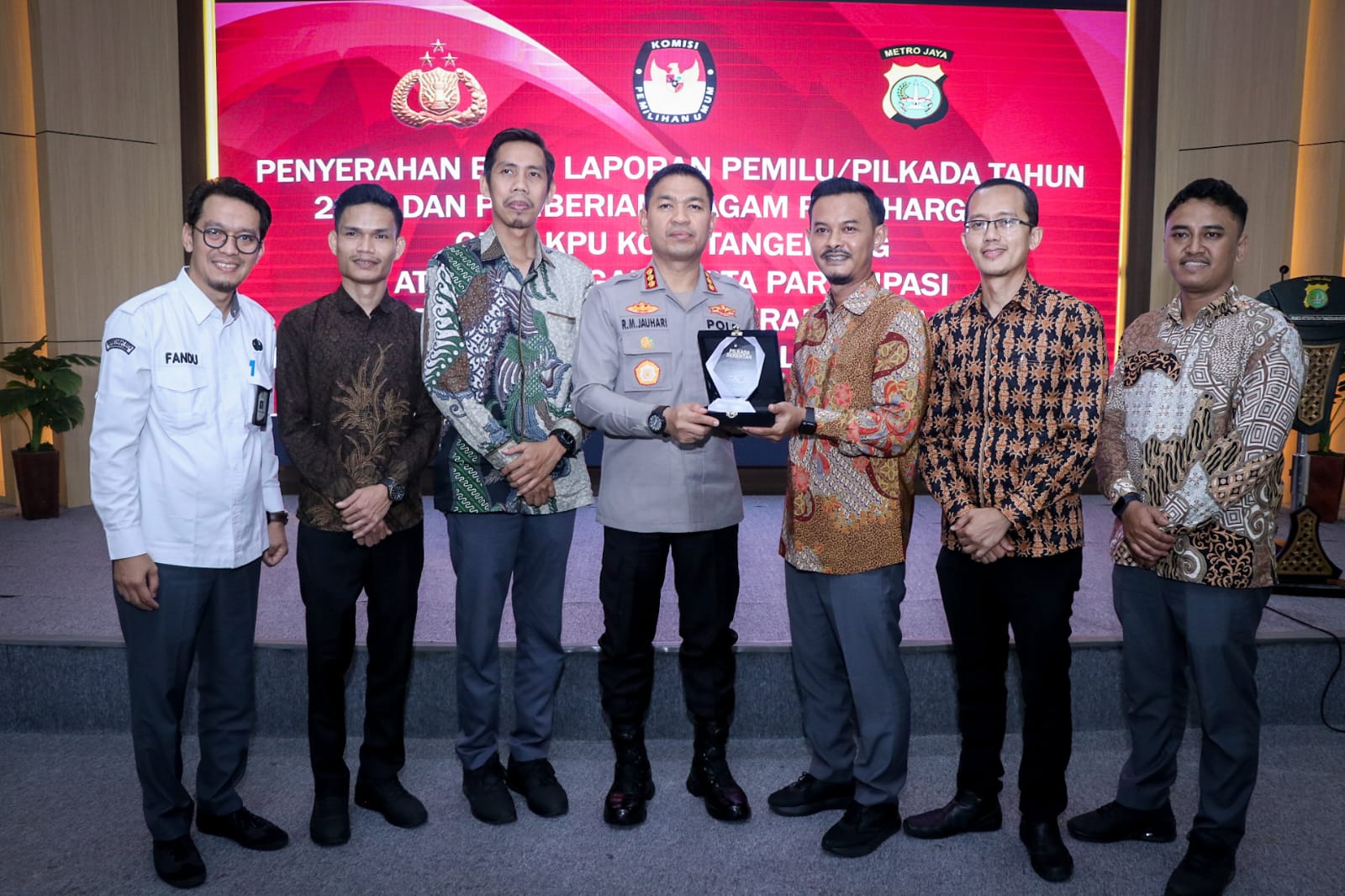Apresiasi KPU, Kapolres Tangerang Kota Terima Piagam Penghargaan Dukungan Pilkada 2024.