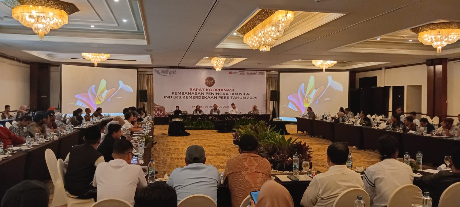 Kemenko Polkam Apresiasi Pers Banten, Tegaskan Pentingnya Demokrasi Informasi.