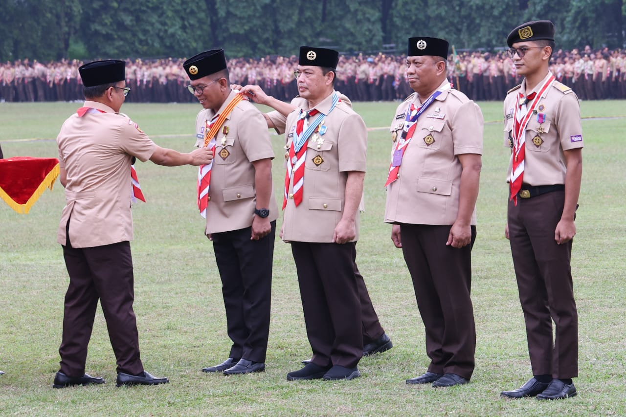 Gubernur Banten Andra Soni Raih Penghargaan Lencana Melati Pramuka.