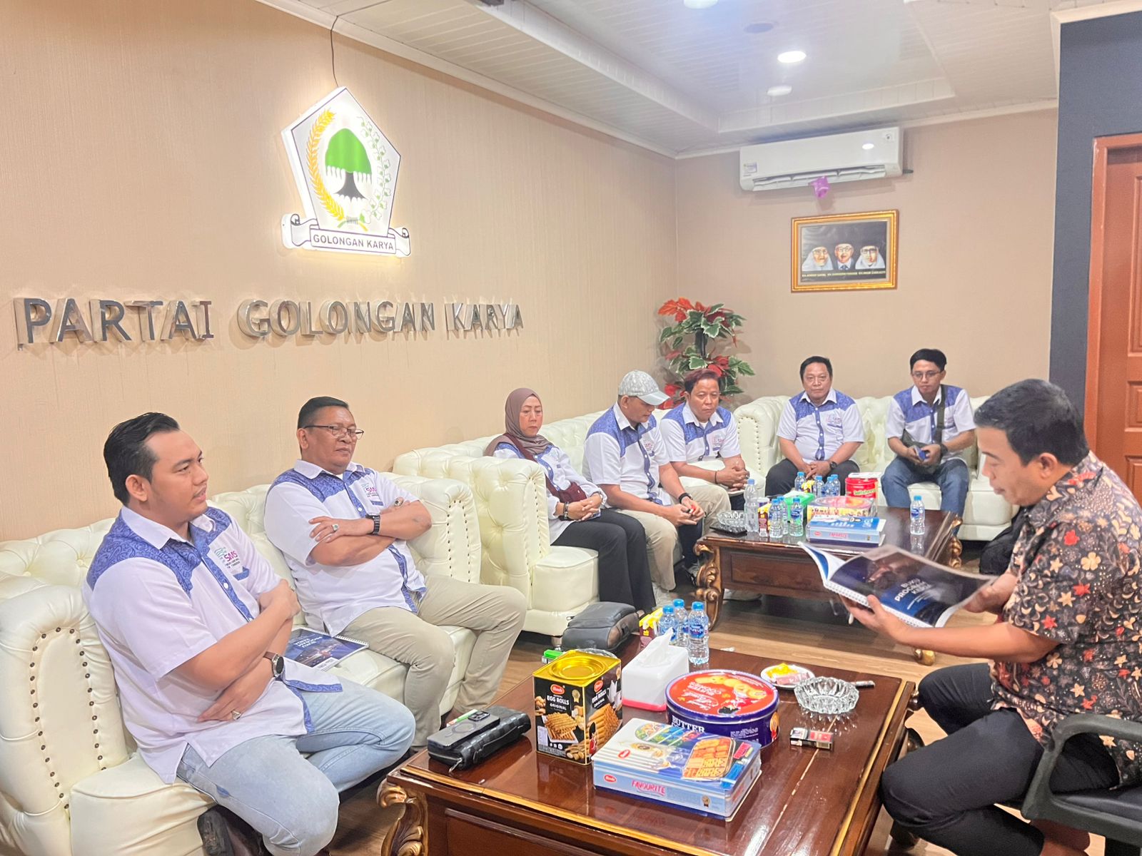 Ketua DPRD dan Wakil Ketua II Terima SMSI Kota Tangerang: Dorong Literasi dan Edukasi Publik.