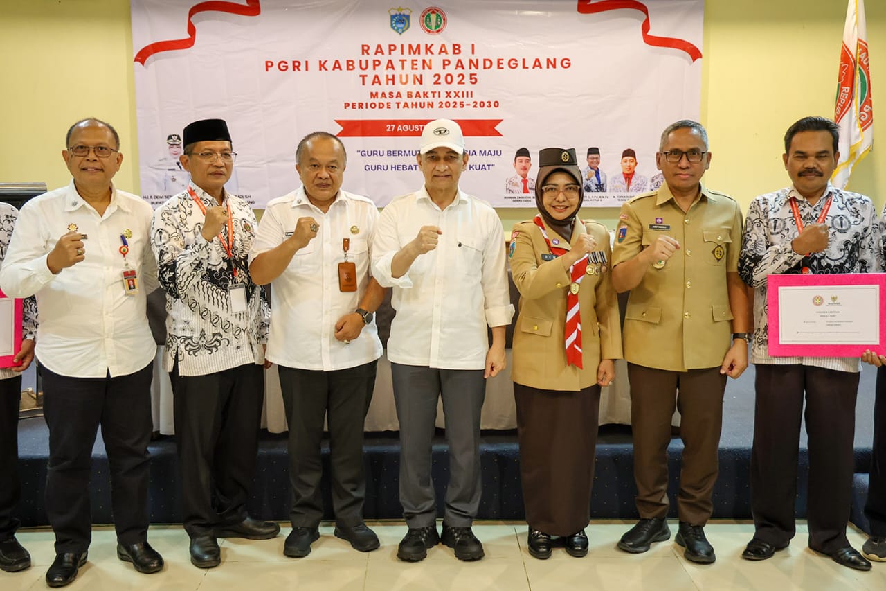 Wagub Banten A Dimyati Natakusumah: PGRI Harus Jadi Benteng Perlindungan dan Peningkatan Profesionalisme Guru.
