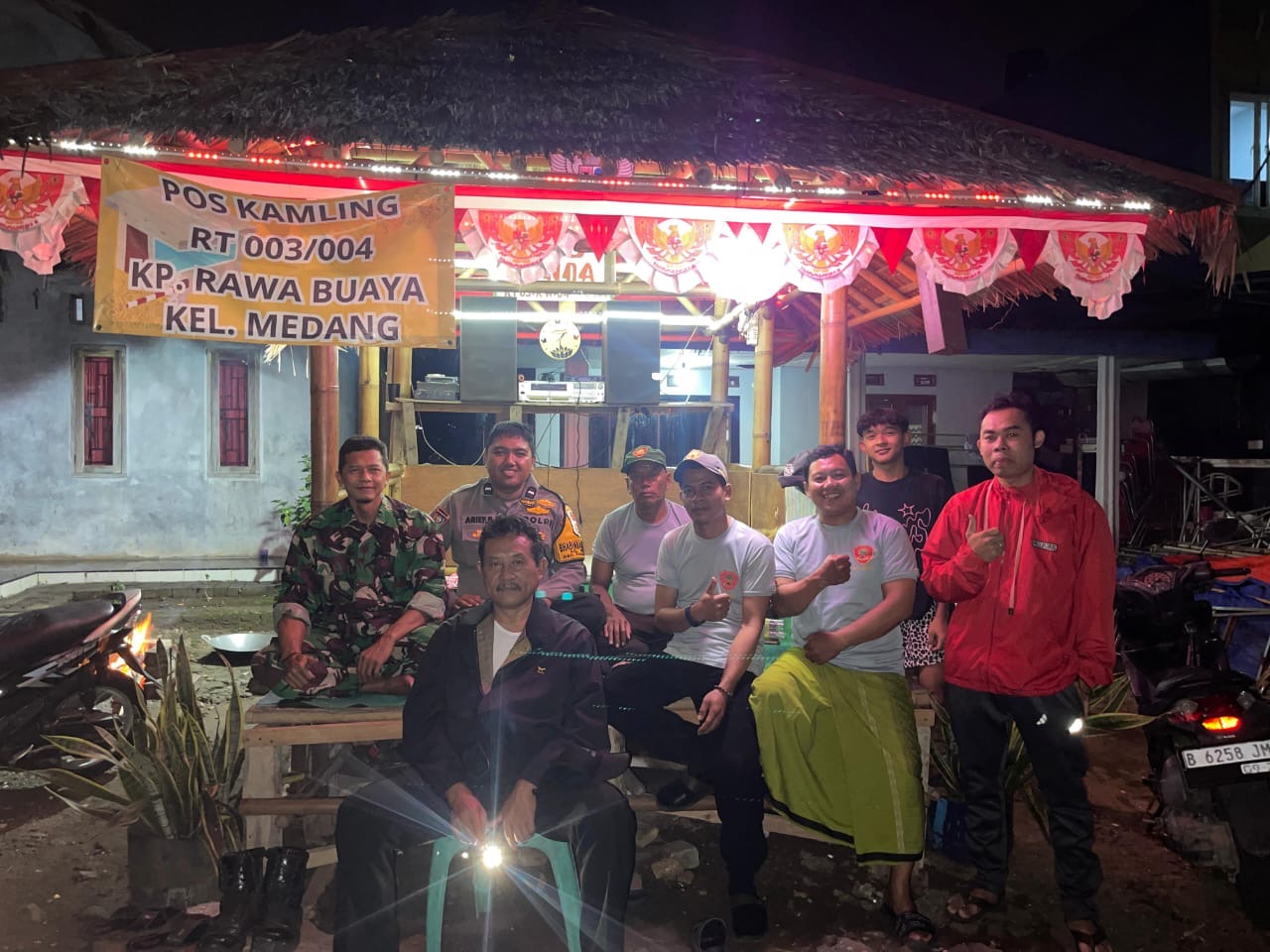 Polsek Pagedangan Gelar Poskamling Terpadu Bersama Unsur 4 Pilar di Kelurahan Medang Pagedangan, Disambut Antusias Masyarakat. Polsek Pagedangan Gelar Poskamling Terpadu Bersama Unsur 4 Pilar di Kelurahan Medang Pagedangan, Disambut Antusias Masyarakat.