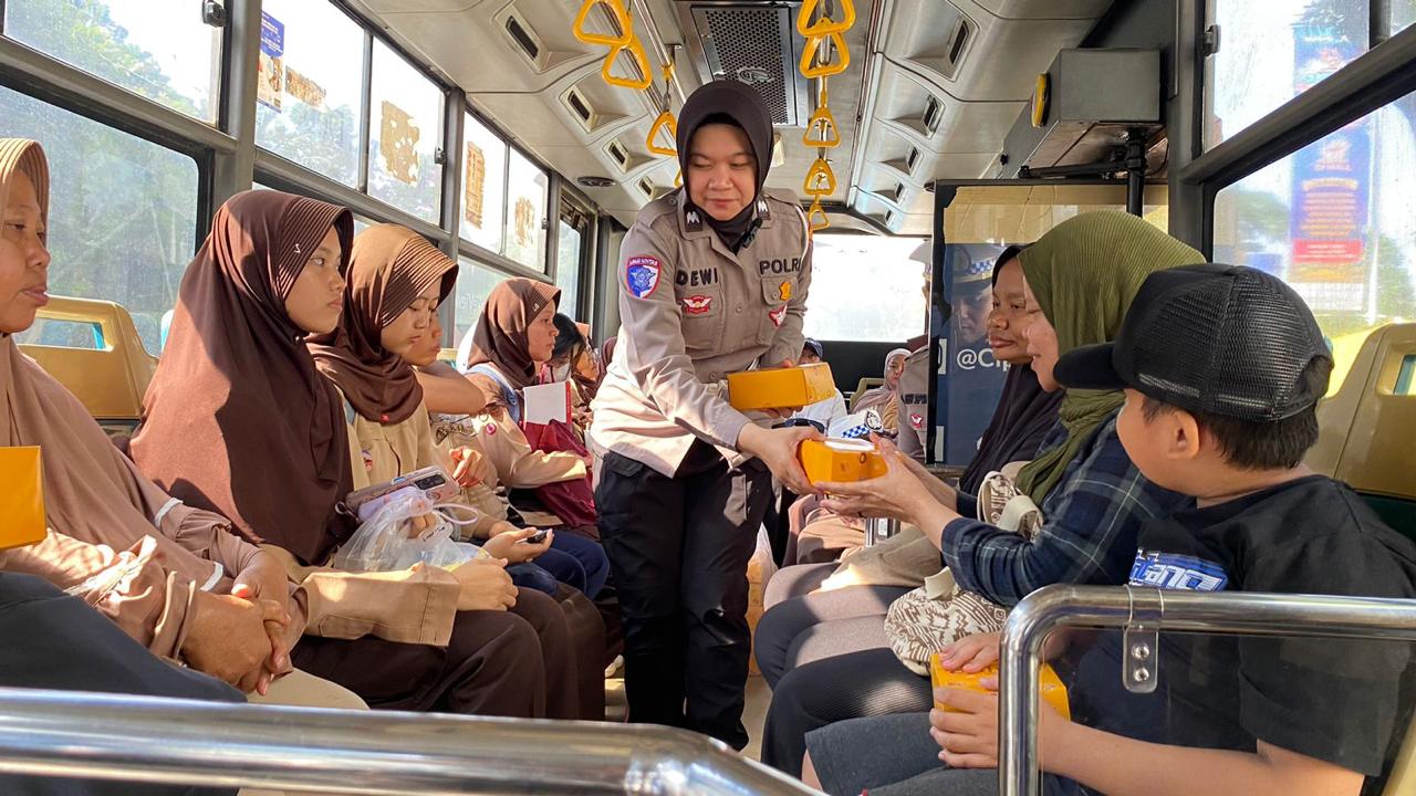 Ajak Masyarakat Sadar Keselamatan, Satlantas Polres Metro Tangerang Kota Gelar Kampanye di TangCity.