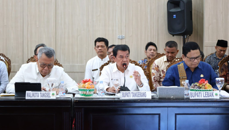 Bupati Tangerang Menghadiri Rakor Pengelolaan Sampah.