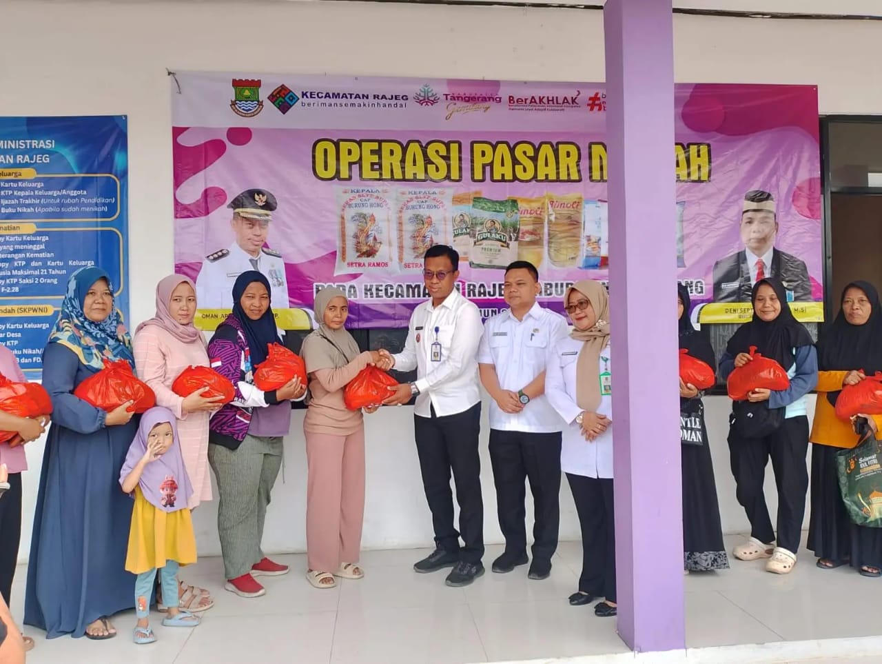 Kecamatan Rajeg Gelar Pasar Murah.