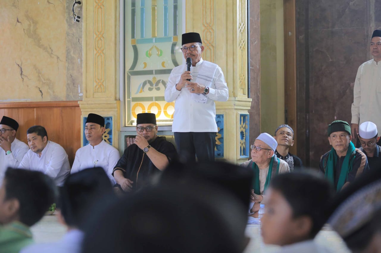 Wali Kota Tangerang Sachrudin Menghadiri Acara Maulid Nabi di Masjid Al-Fallah.