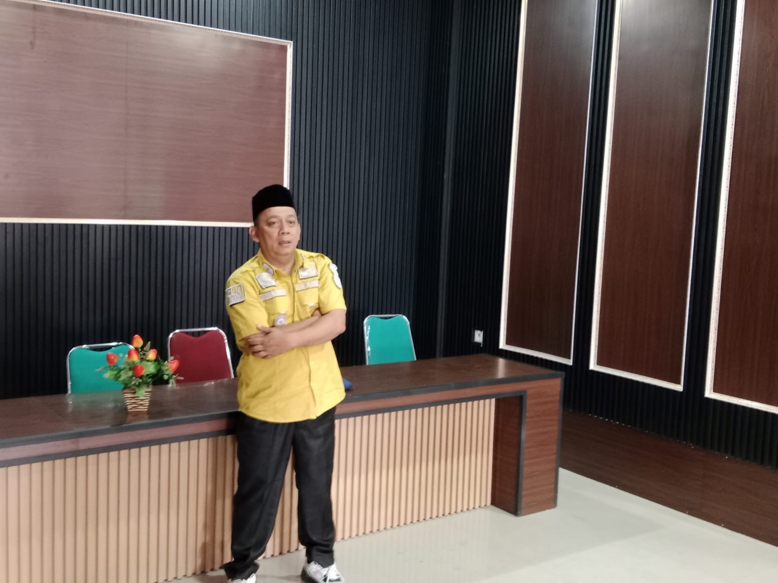 Kades Cicalengka Kerja Nyata Demi Kesejahteraan Warganya Kades Cicalengka Kerja Nyata Demi Kesejahteraan Warganya.