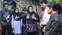 Wabup Tangerang Intan Tinjau RTLH di Desa Patrasana Kresek.