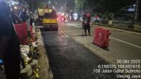 Perumda TB Kota Tangerang Lakukan Perbaikan Jalan yang Terdampak Bekas Galian Pipa Air.