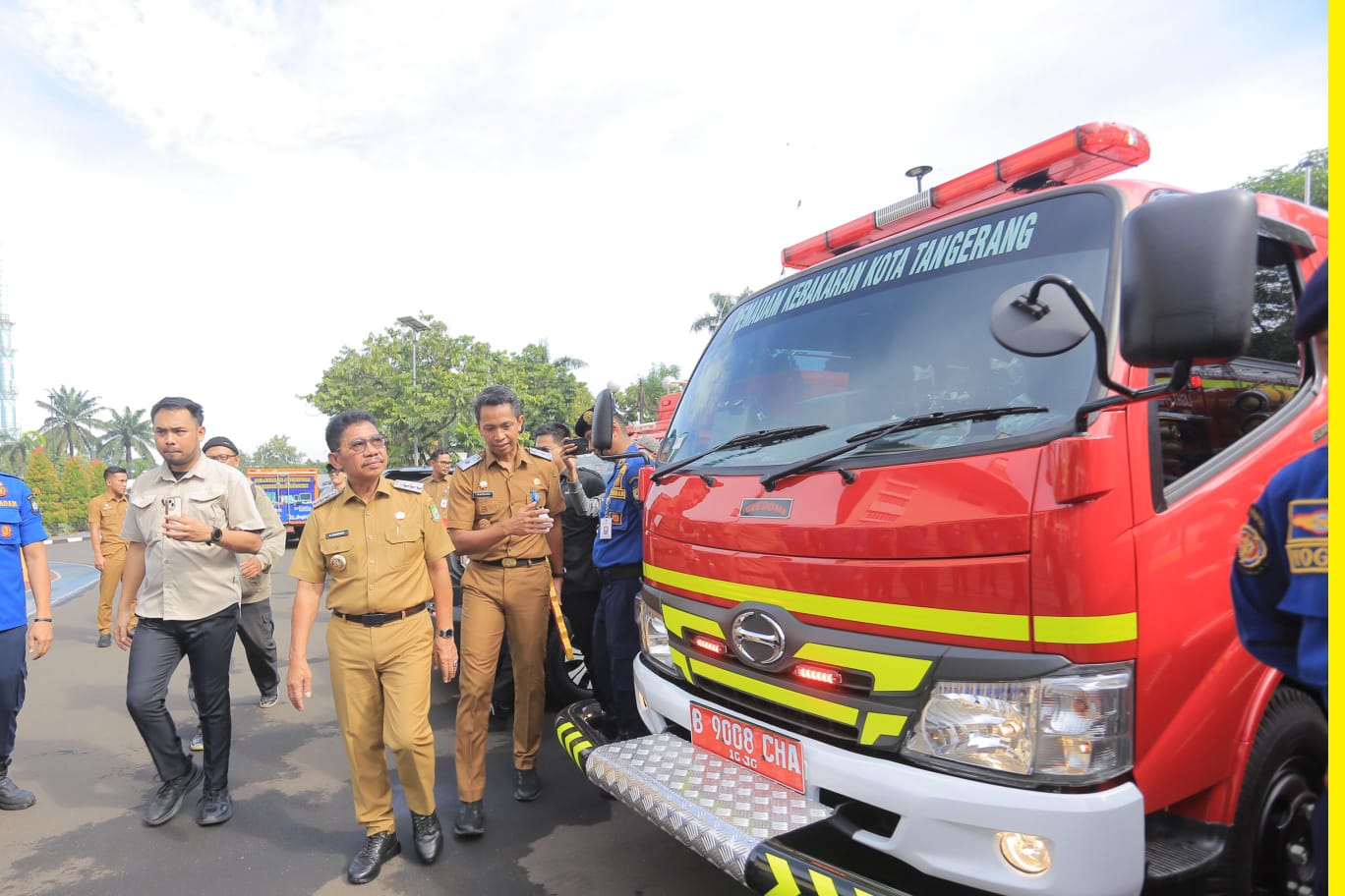 Pemkot Tangerang Tambah 8 Unit Mobil Damkar