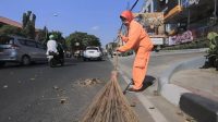 Pemkot Tangerang Siagakan 150 Petugas Kebersihan Jelang Tahun Baru 2026. Pemkot Tangerang Siagakan 150 Petugas Kebersihan Jelang Tahun Baru 2026.