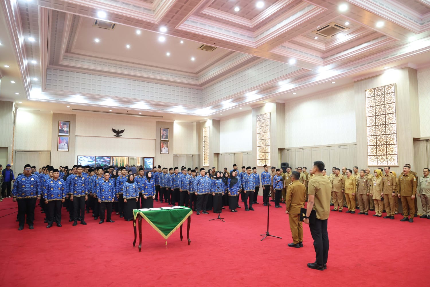 Perkuat SDM, Gubernur Banten Andra Soni Serahkan 4.631 SK PPPK Paruh Waktu Pemprov Banten