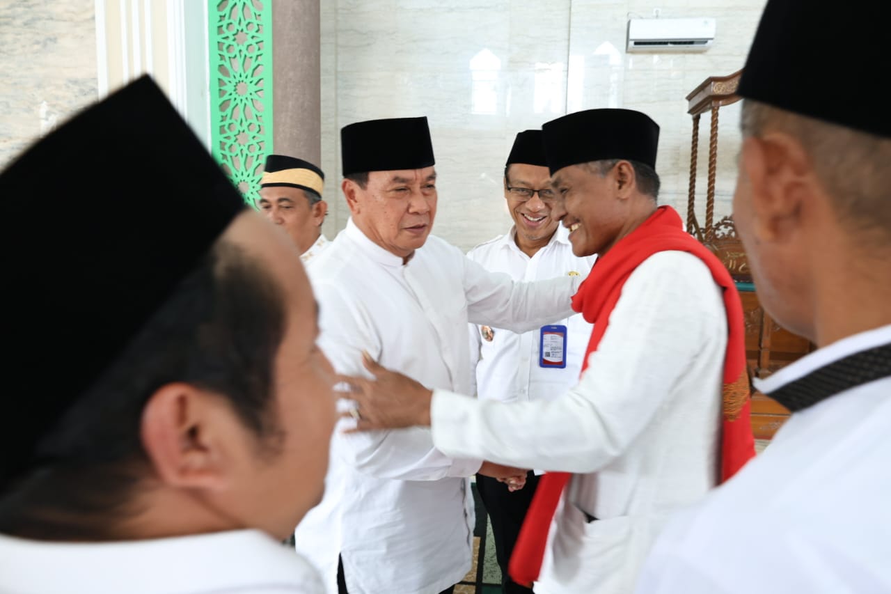Camat Rajeg Dampingi Bupati Jum'at Keliing di Mesjid Jami Al-Huda Sukamanah