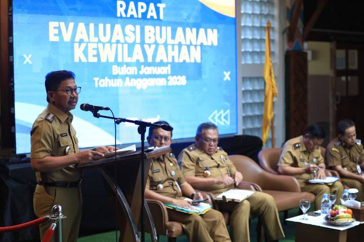 Rapat Evaluasi Perdana 2026, Sachrudin Tekankan Kesiapsiagaan Wilayah dan Kualitas Pelayanan Publik. Rapat Evaluasi Perdana 2026, Sachrudin Tekankan Kesiapsiagaan Wilayah dan Kualitas Pelayanan Publik.