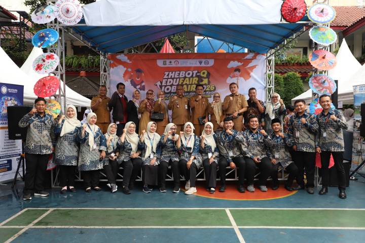 Disnaker Kota Tangerang Hadirkan Job Fair dan Edu Fair 2026 bagi Lulusan SMA SMK. Disnaker Kota Tangerang Hadirkan Job Fair dan Edu Fair 2026 bagi Lulusan SMA SMK.