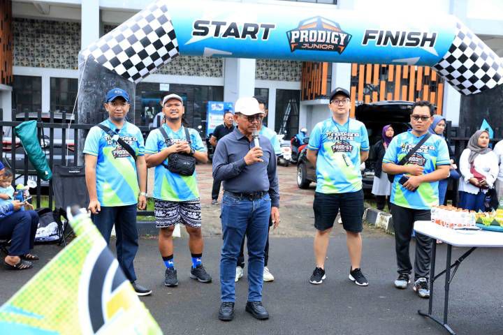 Wali Kota Tangerang Buka Latihan Bersama Push Bike Anak di Cipondoh
