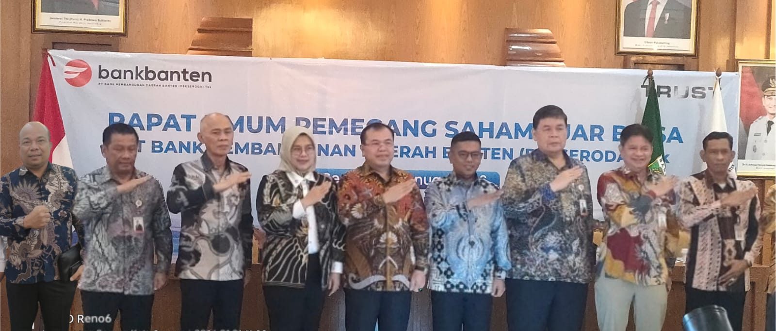Hadiri RUPSLB Bank Banten, Ketua SMSI Banten Lesman Bangun Dukung Penguatan Ekonomi Daerah