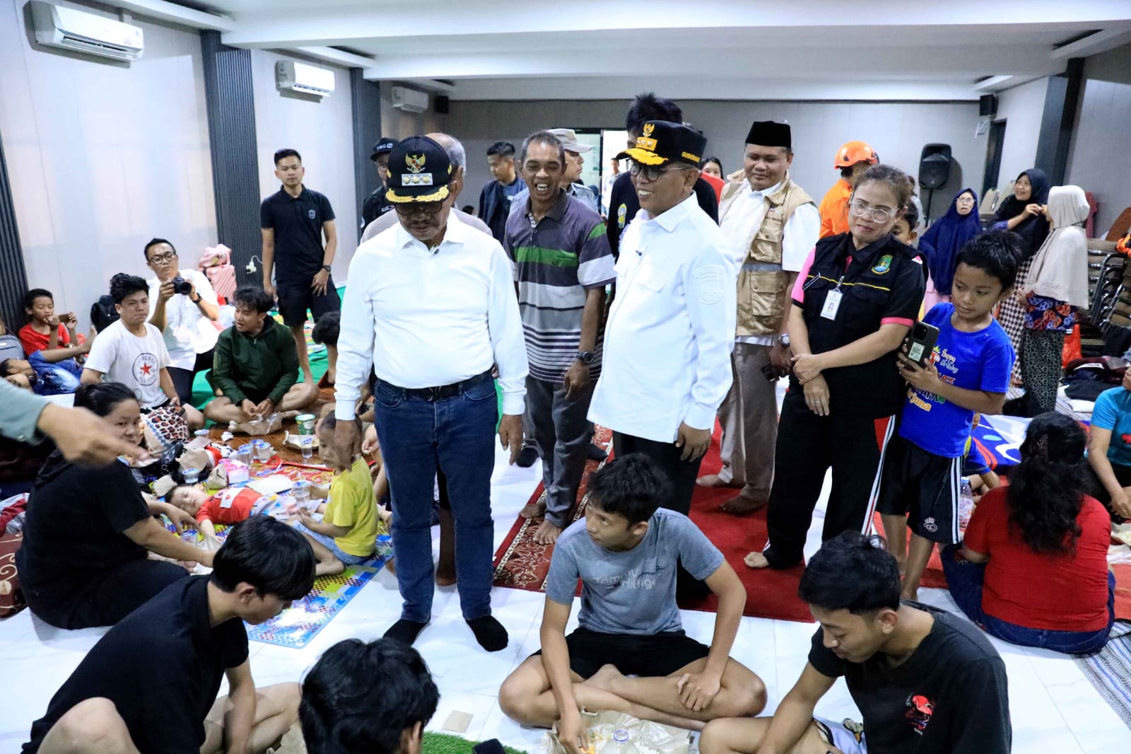 Gubernur Banten Apresiasi Layanan Pengungsi Banjir di Kota Tangerang.