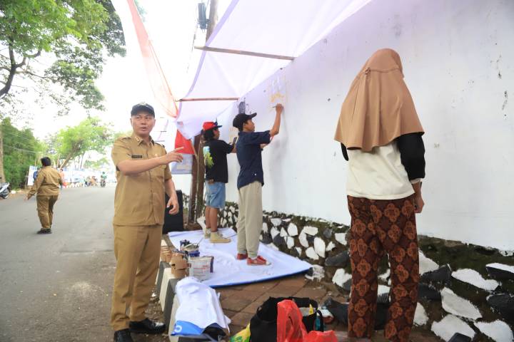 Memperingati HUT Ke-33 Kota Tangerang Kecamatan Larangan Gelar Lomba Mural