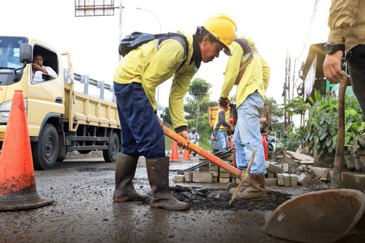 Pemkot Tangerang Gerak Cepat Tambal Kerusakan Jalan K.H Agus Salim Cipondoh
