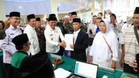 Rangkaian HUT ke-33 Kota Tangerang, Walikota Berikan Dokumen Resmi Pernikah Dalam Acara Isbat Nikah