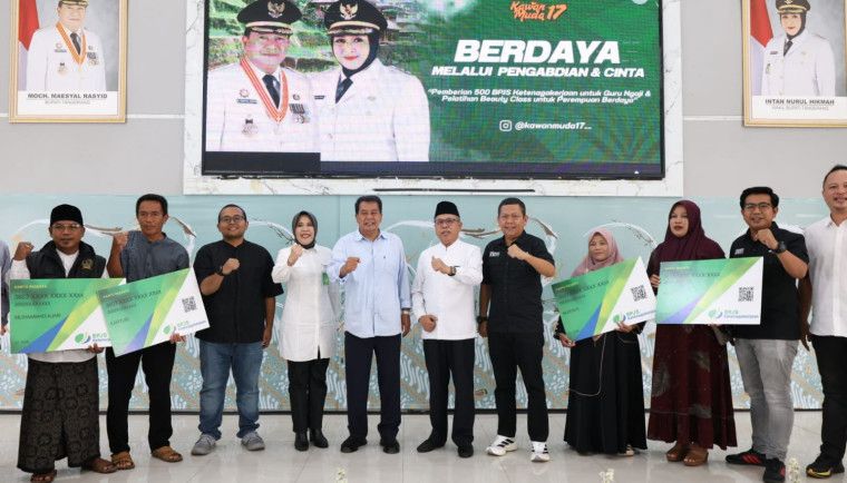 Bupati Tangerang Serahkan Bantuan BPJS Ketenagakerjaan Untuk 500 Guru Ngaji di Wilayah Utara