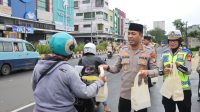 Tak Sekadar Tugas, Polisi Metro Tangerang Kota Berbagi dan Menguatkan Silaturahmi di Bulan Suci