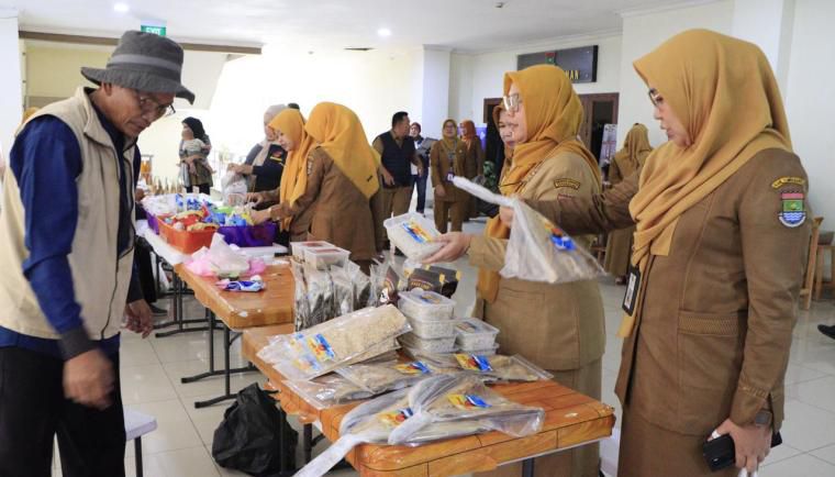 Dukung UMKM Perikanan, Diskan Kabupaten Tangerang Gelar Bazar Olahan Ikan