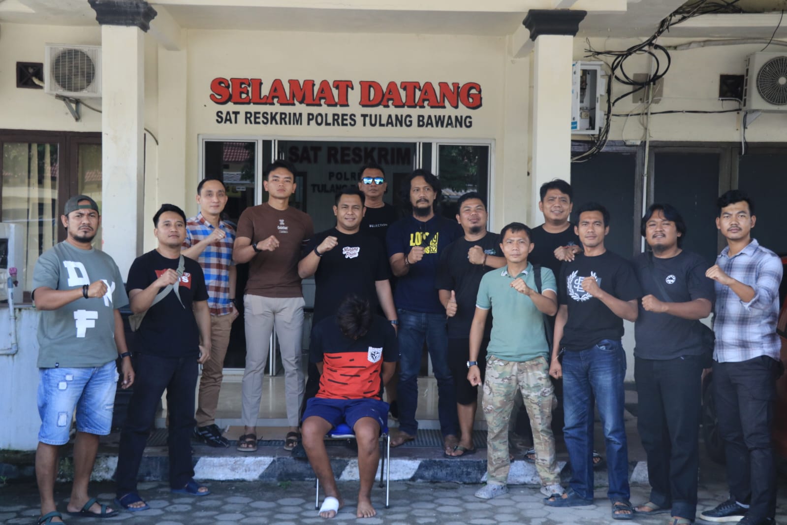 Kurang Dari 6 Jam Setalah Kejadian, Tekab 308 Polres Tulang Bawang Berhasil Tangkap Pelaku Pembunuhan Sadis dan Berencana Kurang Dari 6 Jam Setalah Kejadian, Tekab 308 Polres Tulang Bawang Berhasil Tangkap Pelaku Pembunuhan Sadis dan Berencana.