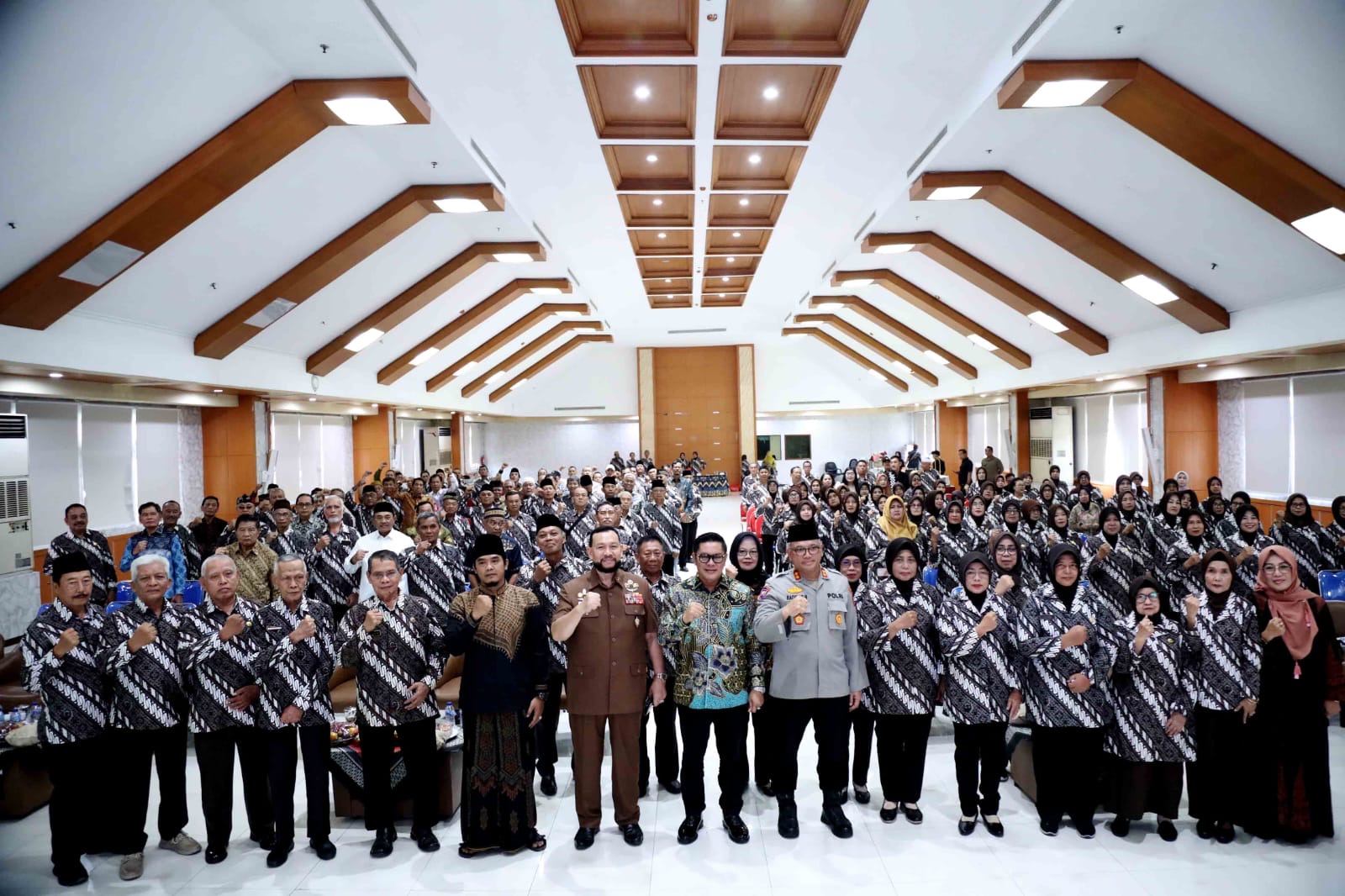 Wakil Walikota Tangerang Hadiri Halalbihalal Purnawirawan Polri.