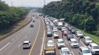 Hari Pertama Libur Paskah, Jalur Puncak Padat, Rekayasa One Way Diberlakukan