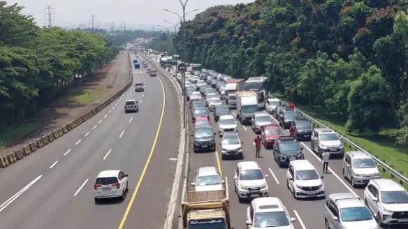 Hari Pertama Libur Paskah, Jalur Puncak Padat, Rekayasa One Way Diberlakukan