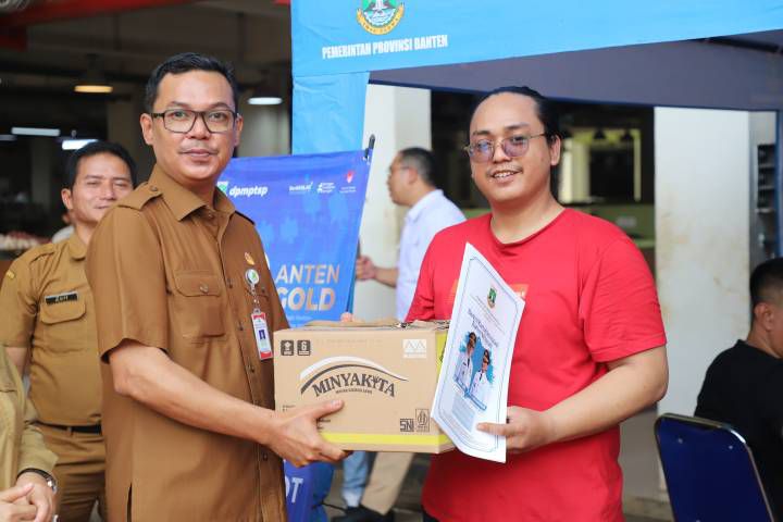 Pemkot Tangerang dan Pemprov Banten Pantau Harga Pangan dan Layani Pembuatan NIB di Pasar Anyar
