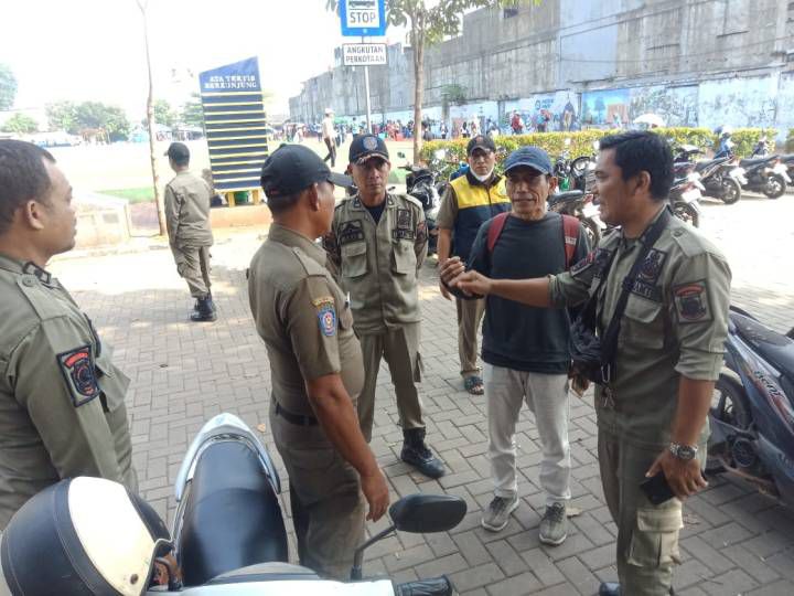 Kecamatan Cibodas Tertibkan Dugaan Pungli Parkir di Alun-Alun